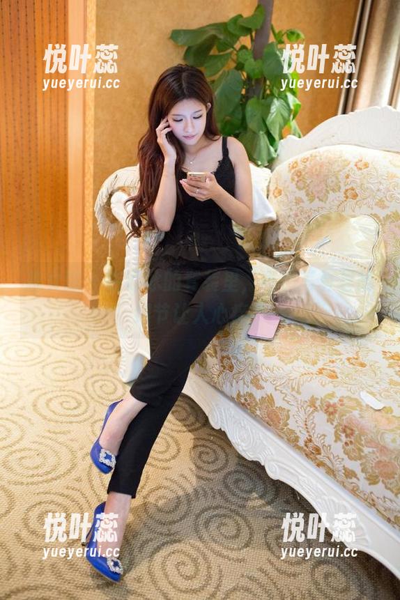 推女郎-谭冰 推女郎 - 在谭冰的套装里,高清写真里的细节让人心痒。
