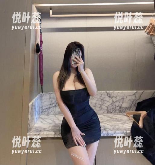 微密圈 - 是可馨吖拿下这橙色爱心内衣，免费不香吗？套图里有种...别样味道。
