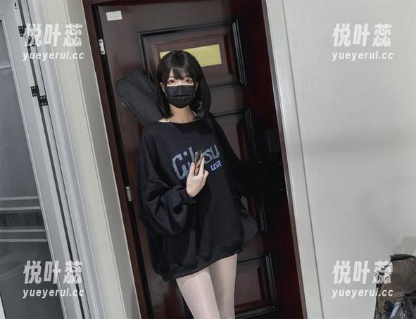 杏仁曲奇：工作之余的写真小宇宙，OL额外时间进行时