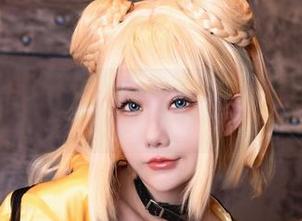 杨衣yangyi写真合集：女王的光环有点晃眼，但我说实在点…她到底是在职模特还是正在考证呢？