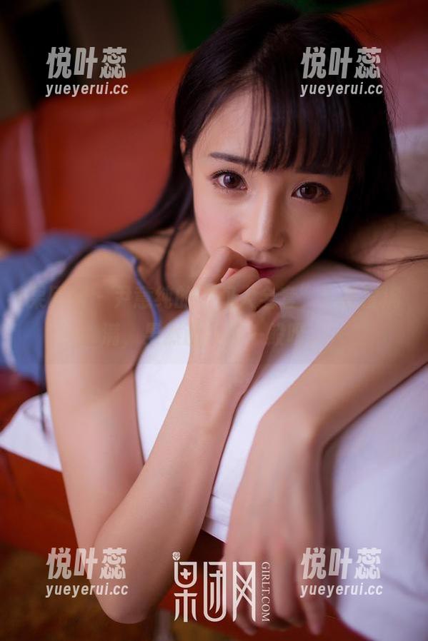 果团网-尹意纯 果团网 - 尹意纯的“双人全套”,态度满满,果然画风不一般呀。