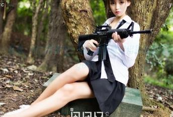 果团网 - 在龚玥菲的写真中，职业装也能穿出别样的风情，福利get！