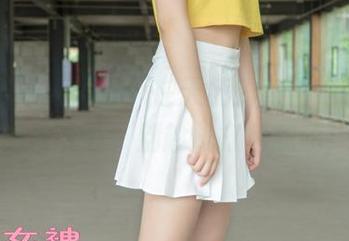 梦丝女神 - 刘诺：在天使的高清海洋里，随便下载，别趁机打包我哦！