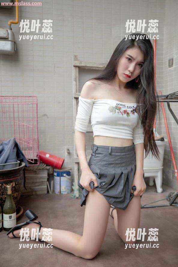 梦丝女神 - 香萱在线，美图竟然是天生的网球少女！球拍在她手里像变成了道具？