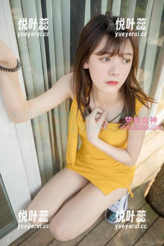梦丝女神 - 找找看，魏婷婷美腿的优雅图包，简单又有效的引人注目。