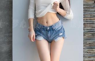 爱蜜社 - 梦心玥校园图集：课桌上那点小情愫
