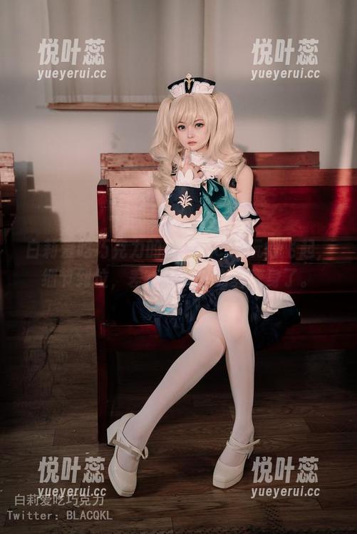 白莉爱吃巧克力的安琪拉cos玩得飞起，细节到位，差点让我以为真变身了。