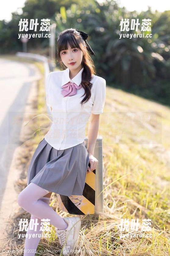秀人网 - Nancy小姿图册：每张学妹的表情都在跟我打招呼…