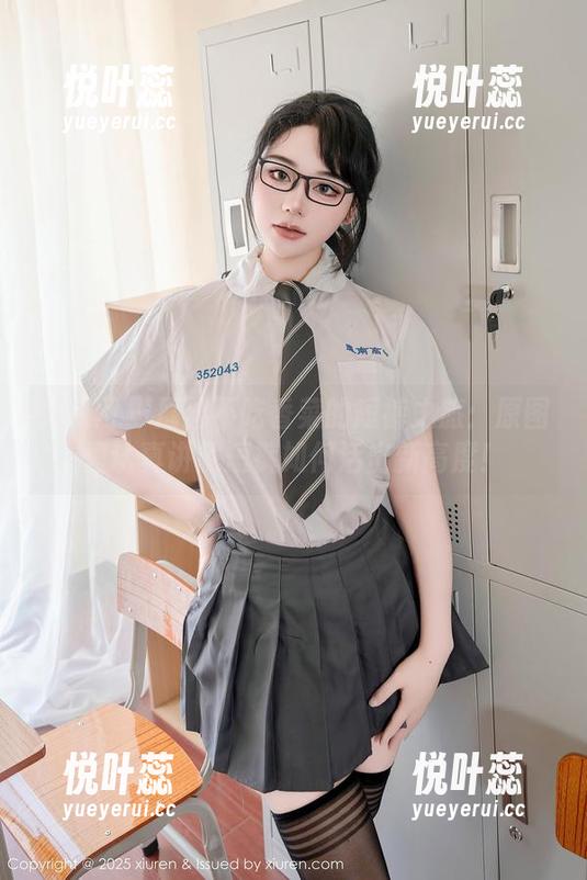 秀人网 - 周周不吃香菜的短裤之旅：原图里认真讲解短裤如何活出新高度！