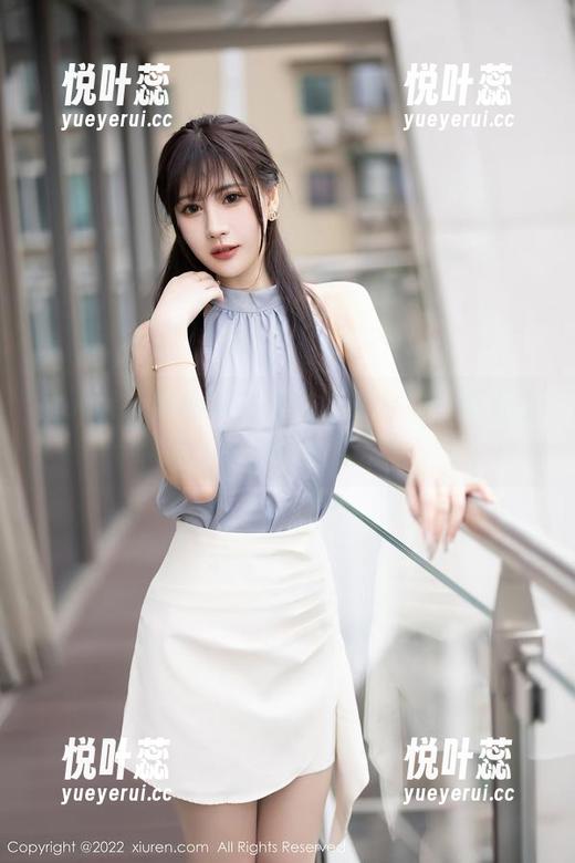 秀人网 - 聚焦杜花花的泳衣合集，潮流和招牌姿态小碰撞