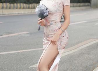秀人网 - 苏曼兮推出的免费肉丝图集，耳边似乎传来一曲‘肉丝万岁’？