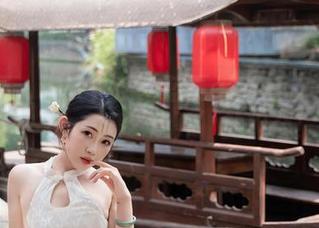 秀人网 - 图文并茂：蓝夏akasha与旗袍，一个充满‘意外’的组合！
