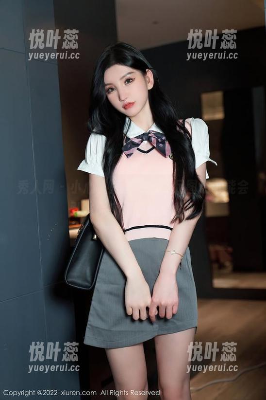 秀人网 - 小心，豆瓣酱的美足图册可能会引发无疗伤的心动症！