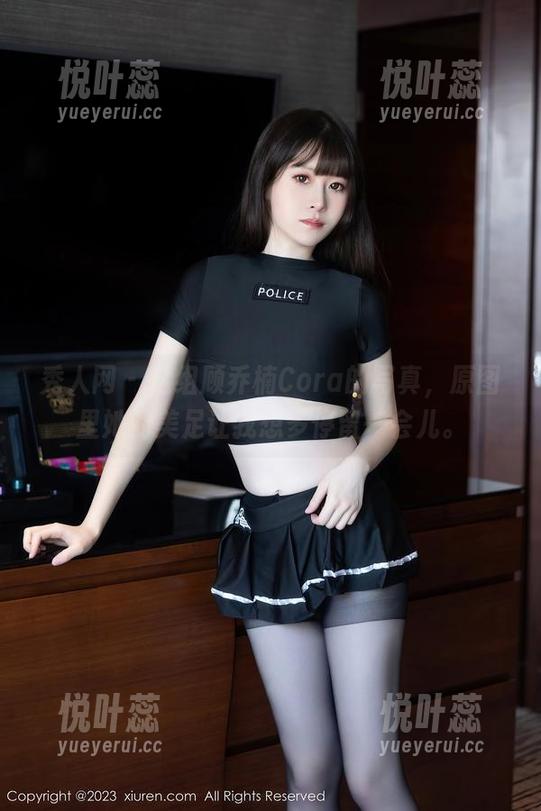 秀人网 - 这组顾乔楠Cora的写真，原图里她的美足让我想多停留一会儿。