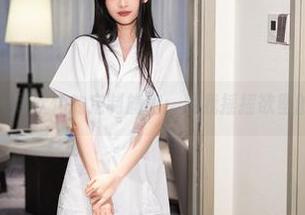 秀人网 - 顾欣怡的定制旗袍：看我摇摇欲坠的优雅？
