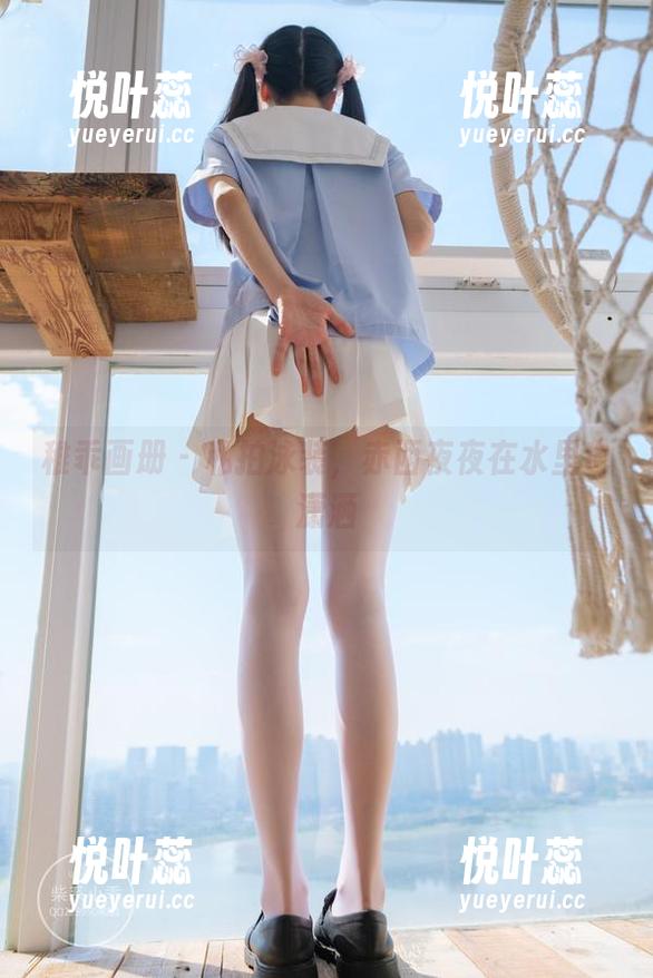 稚乖画册 - 私拍泳装，赤西夜夜在水里也潇洒