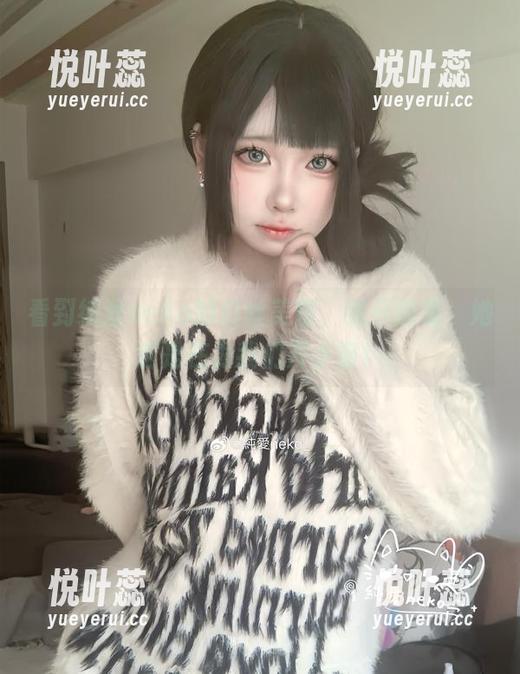 看到纯爱neko的白丝美图，我只能说，她这是在为我们开小窗！
