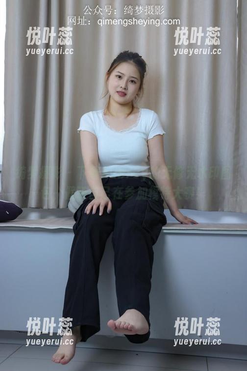 绮梦摄影 - 下载Aubrey的无修无水印图包，假装自己在参加模特大赛！