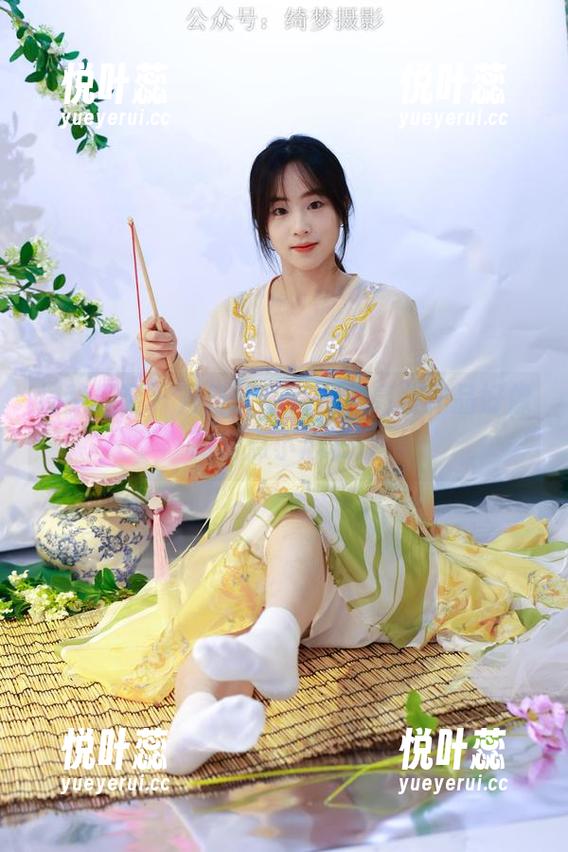 绮梦摄影 - 万圣节的月月，高清作品好像藏着点小心机。
