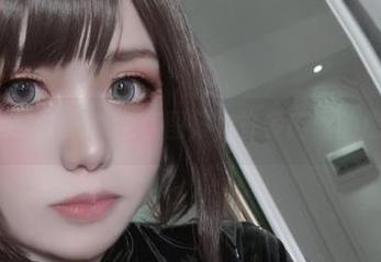 芊川一笑MNK：全套图集，许多肉丝的悠闲时光