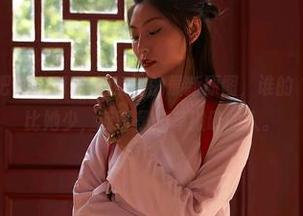 蜜桃社 - 来吧！“Gina姐姐”的最新原图，谁的“学姐”可别比她少，我可是坐等搬砖的人。