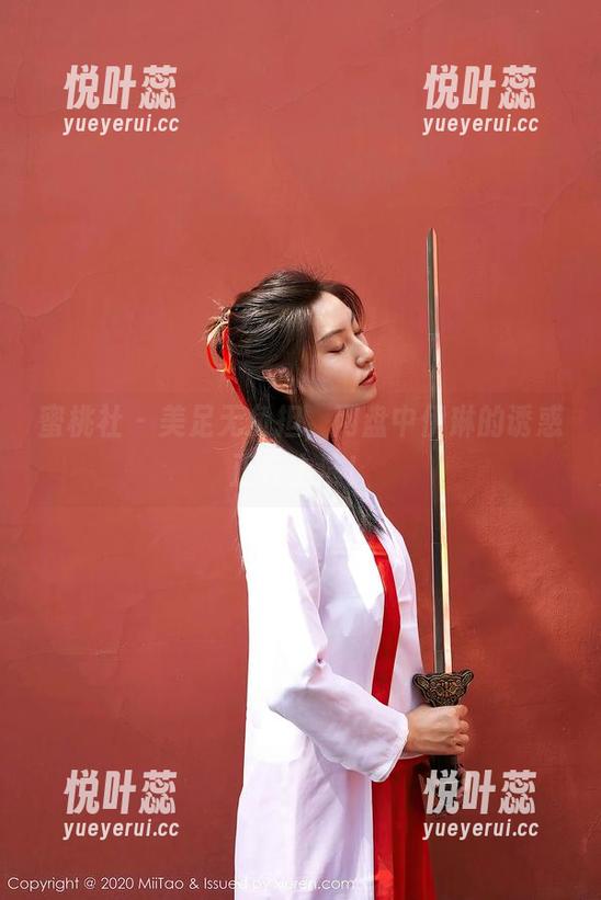 蜜桃社 - 美足无负担，网盘中伊琳的诱惑正在上演！