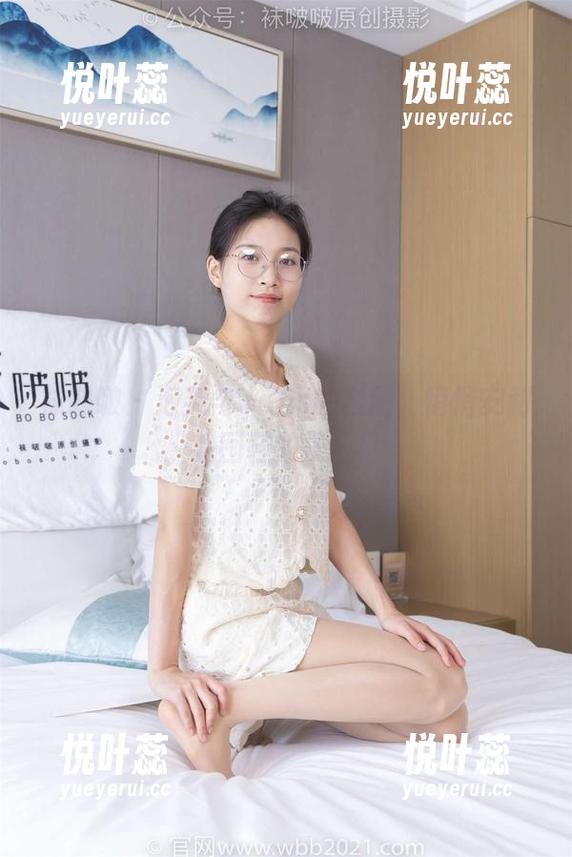 袜啵啵 - 泡芙与Vans的套图，悄悄安利我囤鞋的决心！