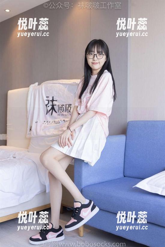 袜啵啵 - 甜甜圈与连衣裙相遇，无圣光是必然，图包倒是让人意外。