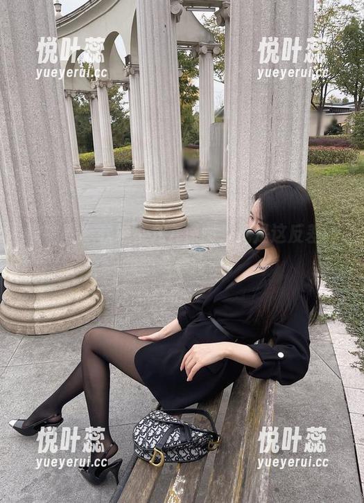 软妹小九九 微密圈 - 软妹小九九原图,就是这反差让我想多看两眼。