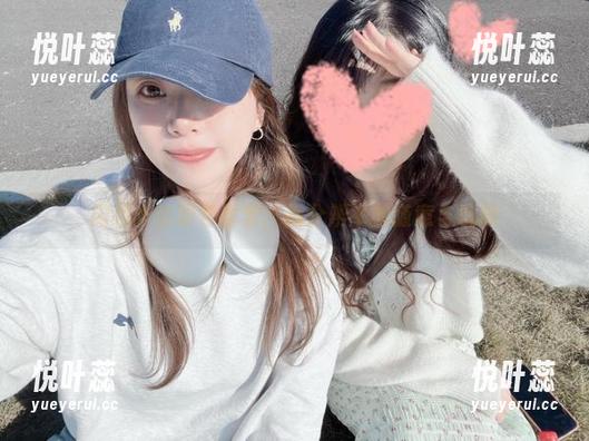 闪月半的粉色哲学：高分辨率的随意与玩味