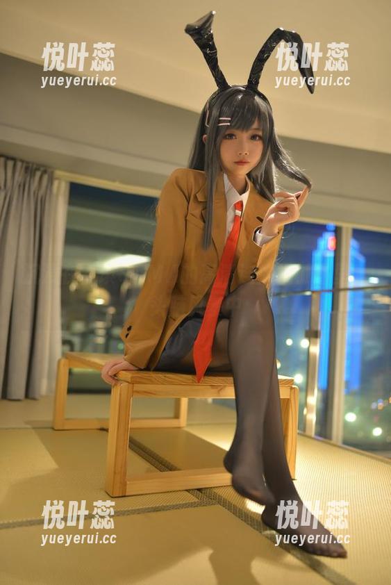 沉浸在雪琪SAMA的高清连体机械猫里，头脑风暴中
