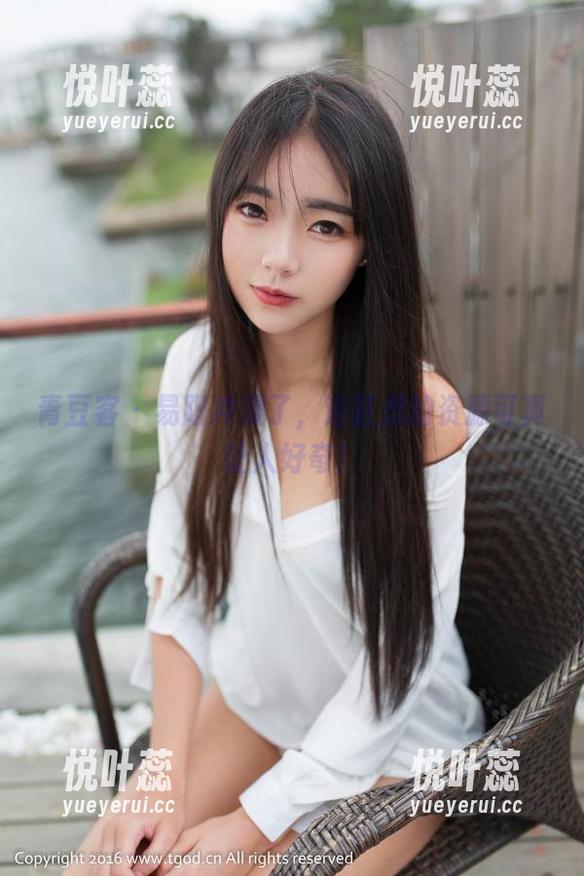 青豆客 - 易阳冲澡了，浴缸里的资源可真让人好奇！