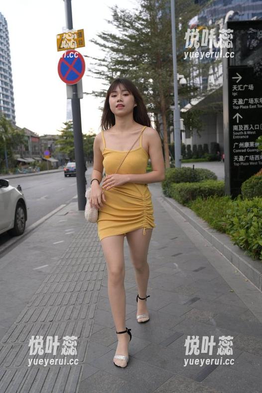 魔镜街拍：精选白色制服美女，走在街上就像画中的一部分，简直集美貌与才华为一身！