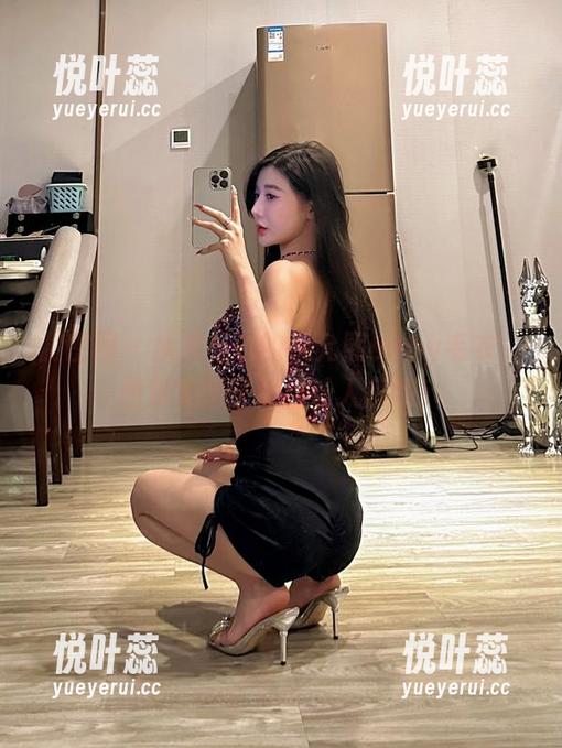 微密圈 - 从未见过的黎允熙baby毛衣，图包美图居然能让人乐翻！